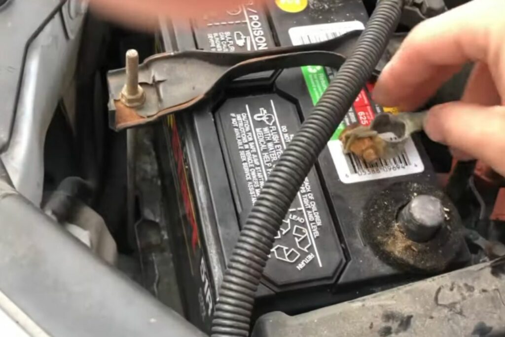 How to Charge a Honda Civic Hybrid Battery? (Simple Method ...